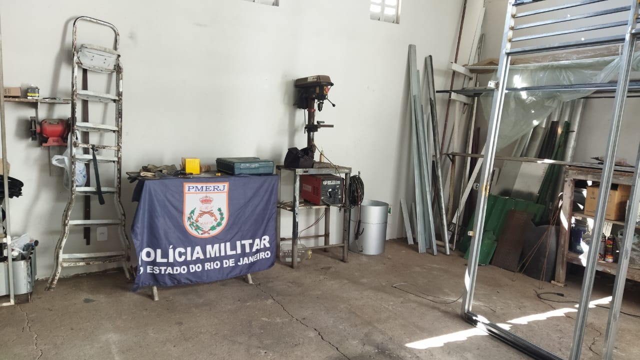 Serralheria que operava sem licenças ambientais é flagrada em funcionamento em Campos dos Goytacazes 